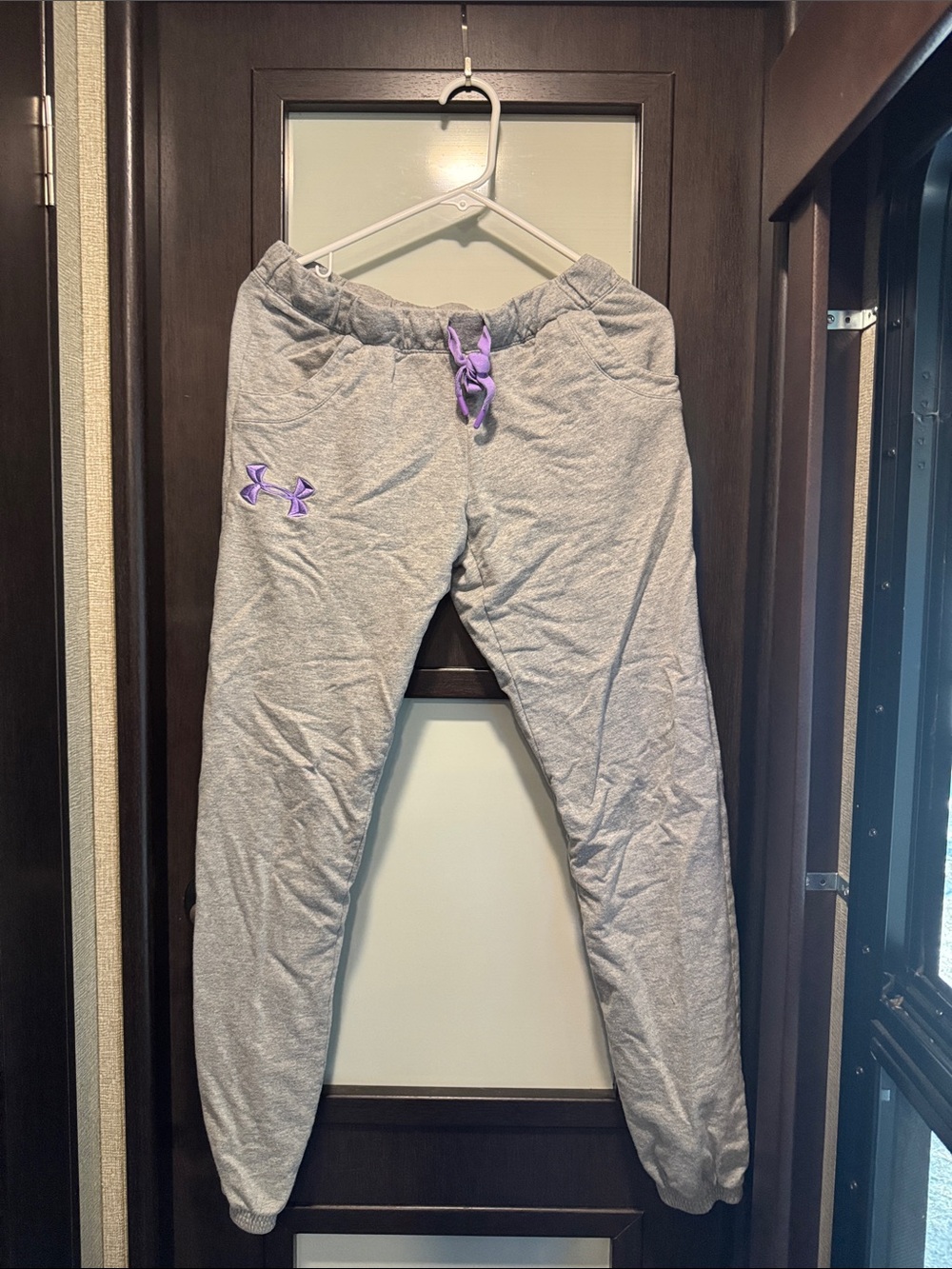 Under Armour Storm Gray Jogger Sweatpants Purple Drawstring Size M